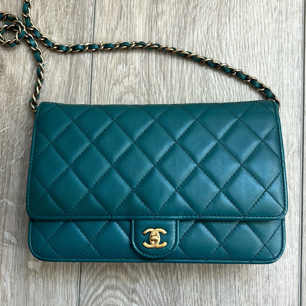 Chanel WOC wallet on chain